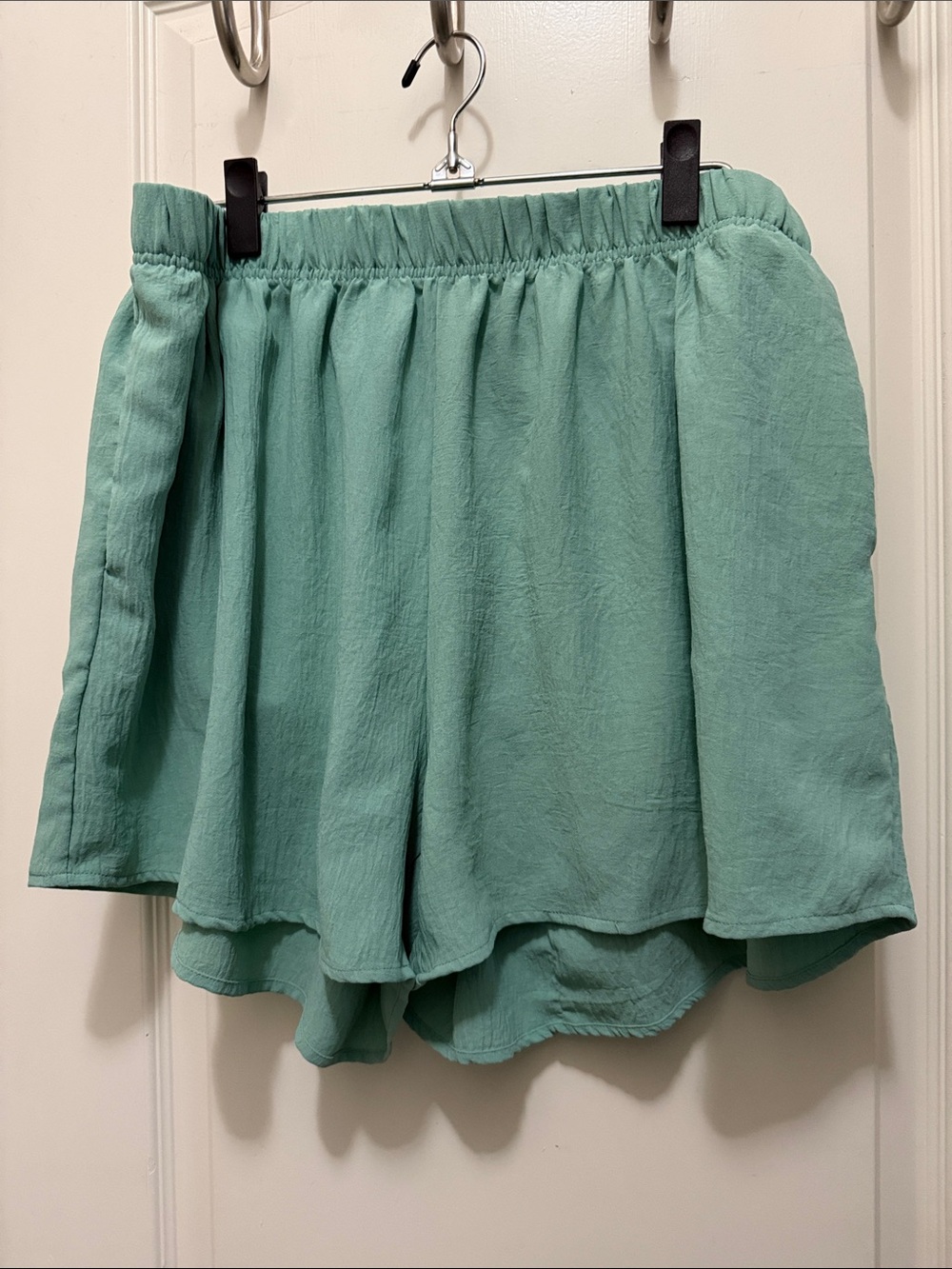 Women’s XXL Light Seafoam Green Flowing Elastic Waist Shorts Summer Plus Size